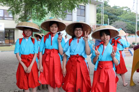 留学生が「御田植祭」で日本文化を体験