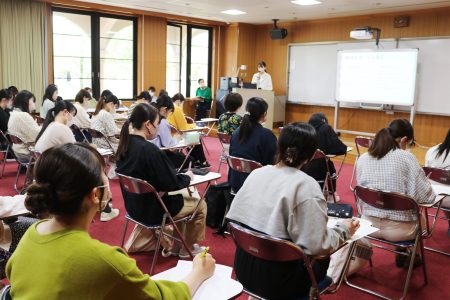 看護学科　卒業生と語る会