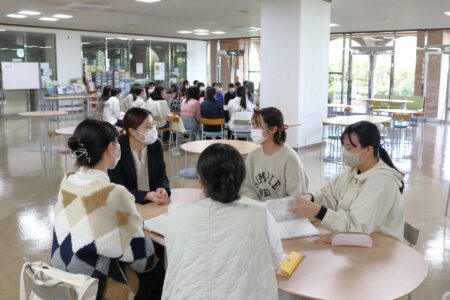 看護学科　卒業生と語る会