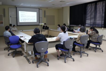 修士論文公開審査会および修士論文デザイン報告会開催