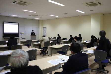 修士論文公開審査会開催