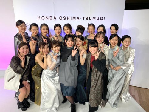 本場大島紬フェスティバル19 ファッションショーに出演 鹿児島純心女子短期大学 本場大島紬フェスティバル19 ファッションショーに出演 鹿児島純心女子短期大学