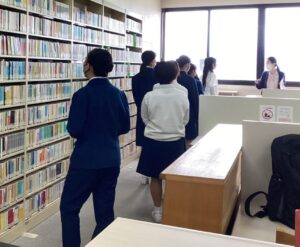 図書館ガイダンスを行いました！